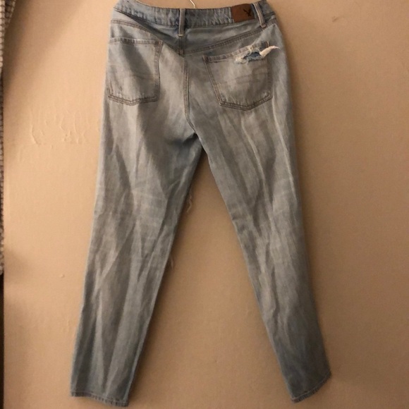 American eagle tomgirl jeans. Size 6 - Picture 2 of 4